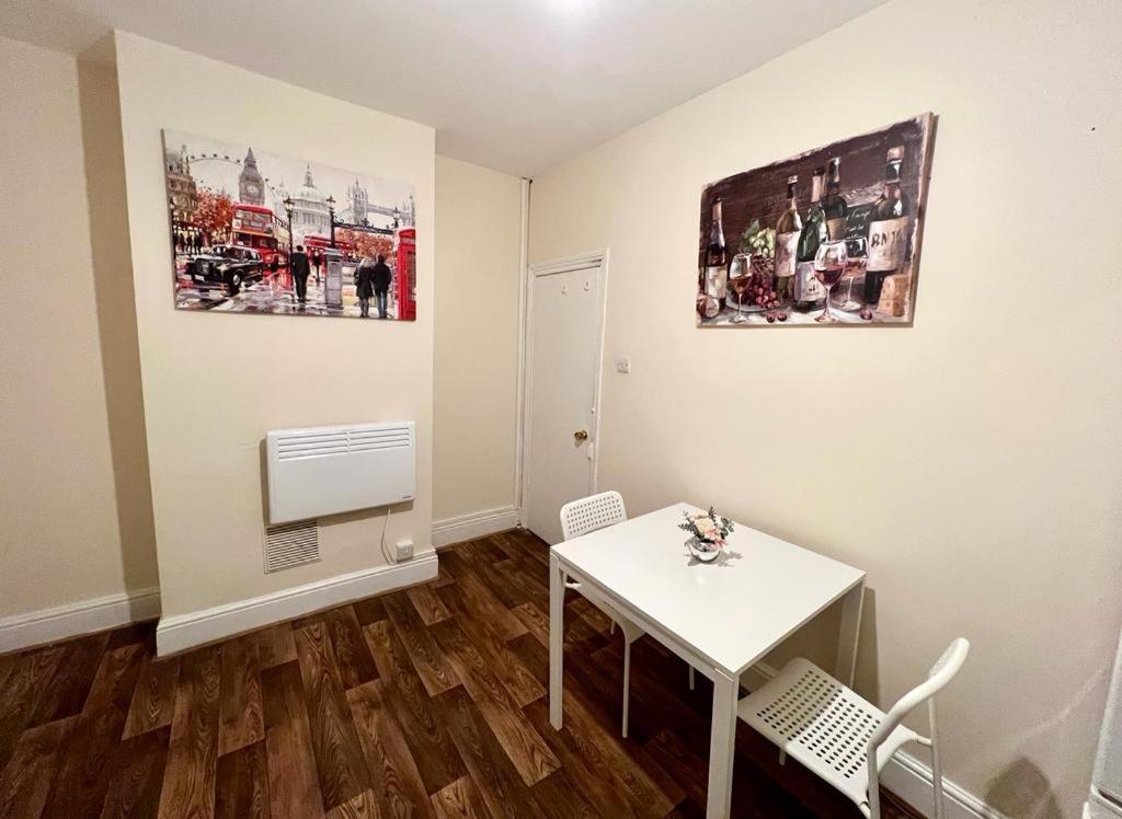 Studio Flat In Colliers Wood Apartment London Exterior photo
